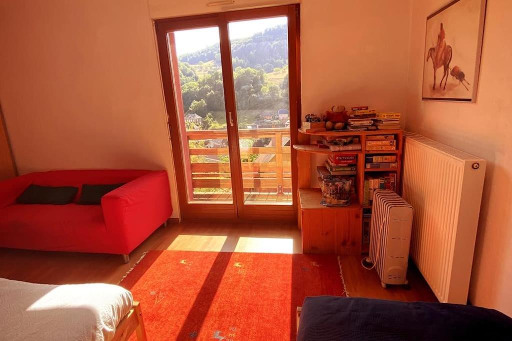 Grande Maison Bi-familiale, Belle Vue, Piscine Hébergement de vacances *